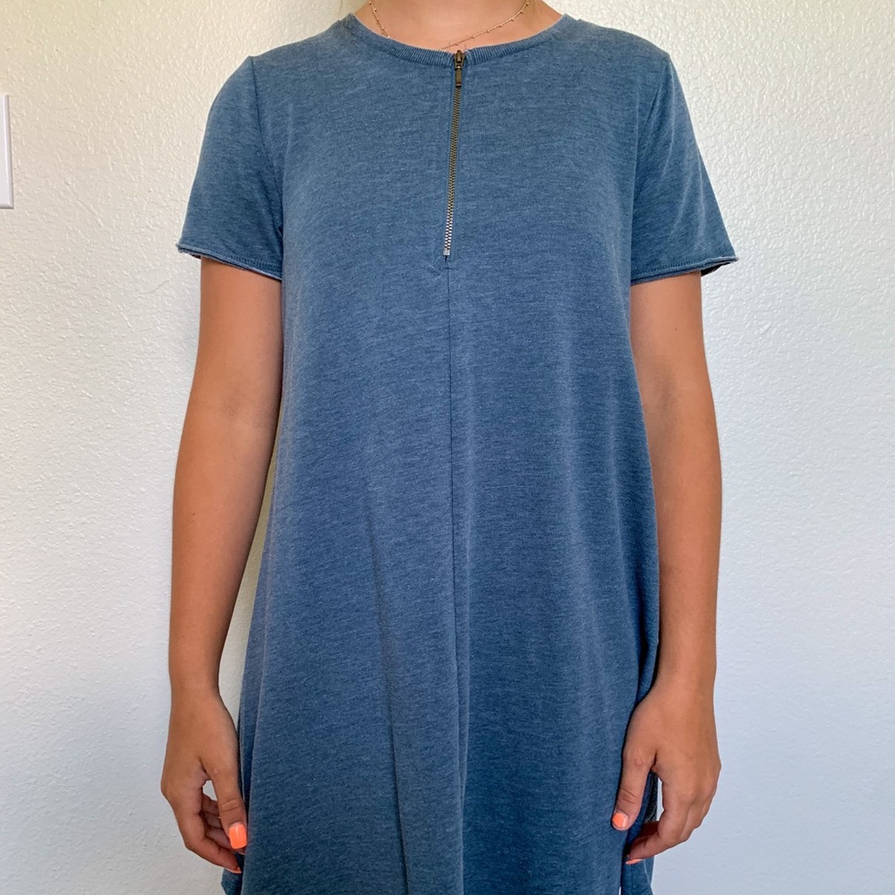 Cute blue dress with zipper accent